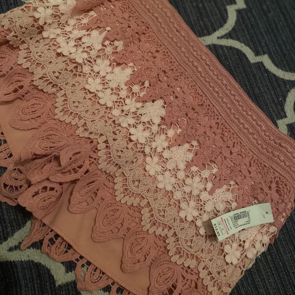 Lace nude/pink shorts